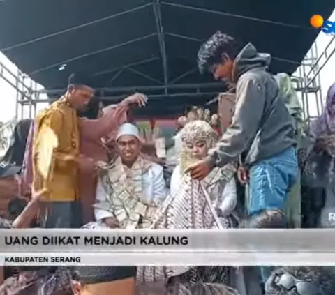 Pengantin Madura Dikalungi Uang saat Menikah, Ternyata Ada Alasannya