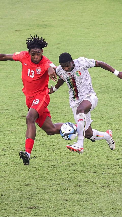 Laga antara Mali dan Kanada dimainkan di Stadion Gelora Bung Tomo. Mali menang dengan skor 5-1.<br>