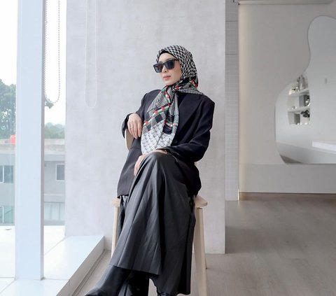 Dramatic Outfit by Richa Iskak with a Palestinian-style Keffiyeh Hijab