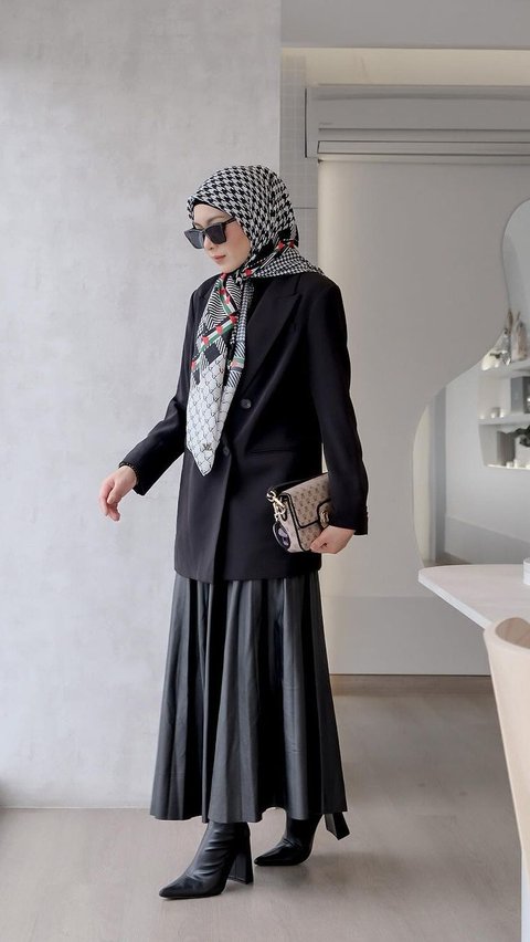 Dramatic Outfit by Richa Iskak with a Palestinian-style Keffiyeh Hijab