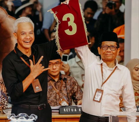 Capres Ganjar Pranowo Singgung KKN dan Masa Jabatan Presiden Dua Periode di Depan Pendukungnya