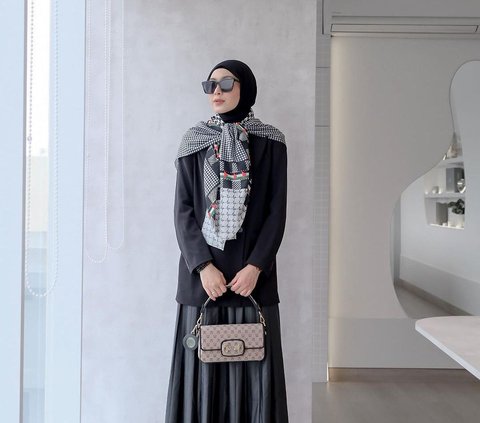 Dramatic Outfit by Richa Iskak with a Palestinian-style Keffiyeh Hijab