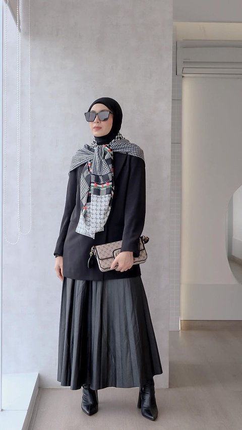 Dramatic Outfit by Richa Iskak with a Palestinian-style Keffiyeh Hijab