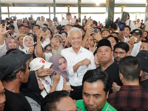 Janji Ganjar di Depan Pendukung: Lapangan Kerja, Izin Usaha Gampang hingga Pemerintah Anti KKN