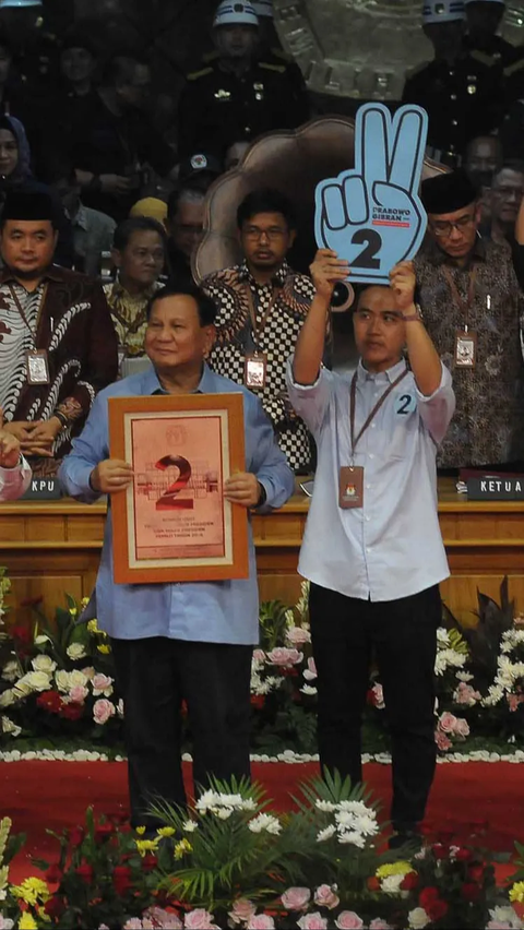 Psikolog Membaca Gesture Prabowo dan Gibran di Acara KPU: Berjarak dan Tak Berinteraksi