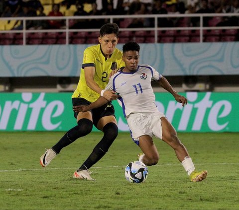 Timnas Panama U-17 harus angkat koper dari Piala Dunia U-17 2023 setelah menelan hasil imbang 1-1 dalam duel melawan Ekuador. Laga tersebut berlangsung di Stadion Manahan, Solo, Kamis (16/11/2023) malam.