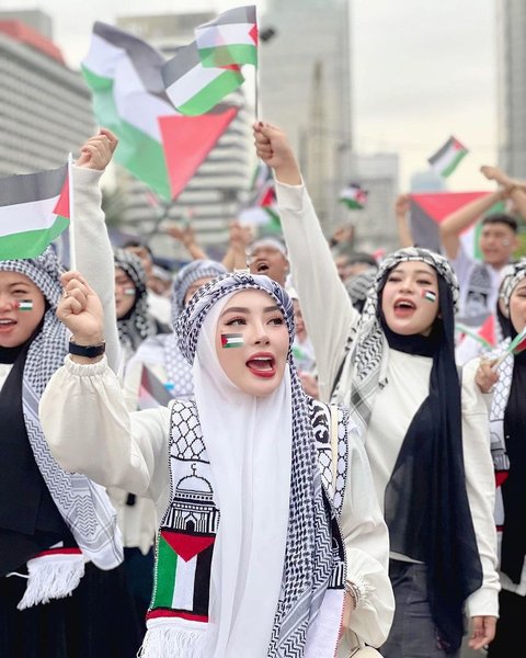 Tampil Dengan Stiker Bendera Palestina