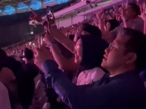 Momen Cak Imin Nonton Konser Coldplay Bareng Anak, Seru Banget