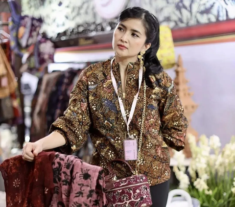 Potret Manja Kadek Devi dulu Ratu FTV Kini Ibu Bhayangkari Bareng Suami Perwira Polri, Ada Momen Digemblok So Sweet Banget