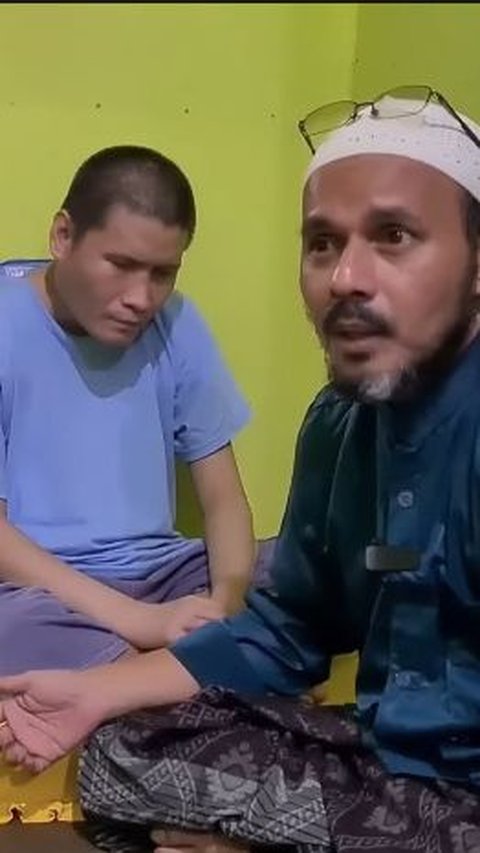 Tidak Bisa Mendengar dan Melihat Habib Ini Selama 40 Tahun Enggak Pernah Keluar Rumah, Begini Cerita Sang Ayah