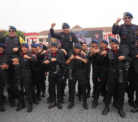 Sosok Gagah 2 Jenderal Bintang 4 TNI Berseragam Pasukan Elite Polri, Senior & Junior jadi Panglima Masuk Markas Brimob