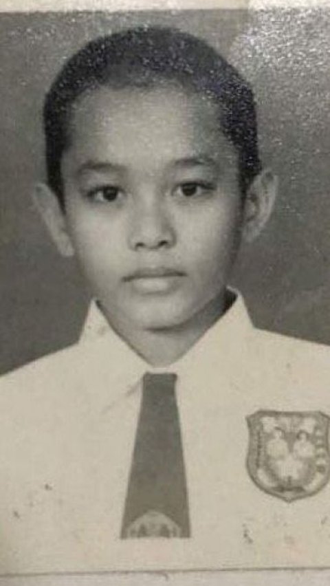 Husband Adiezty Fersa, Gilang Dirga is still very innocent when he was in school.