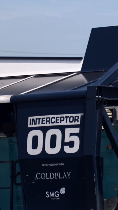 Sampai saat ini Coldplay sudah memiliki dua interceptor untuk mengangkut sampah. Interceptor pertama dengan nomor 005 atau Neon Moon I berada di sungai Klang, Malaysia.