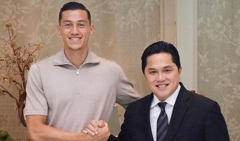 Pada 30 Juni 2023 Jay Idzes resmi menandatangani kontrak bersama Venezia dan tampil di kompetisi kasta kedua Liga Italia.