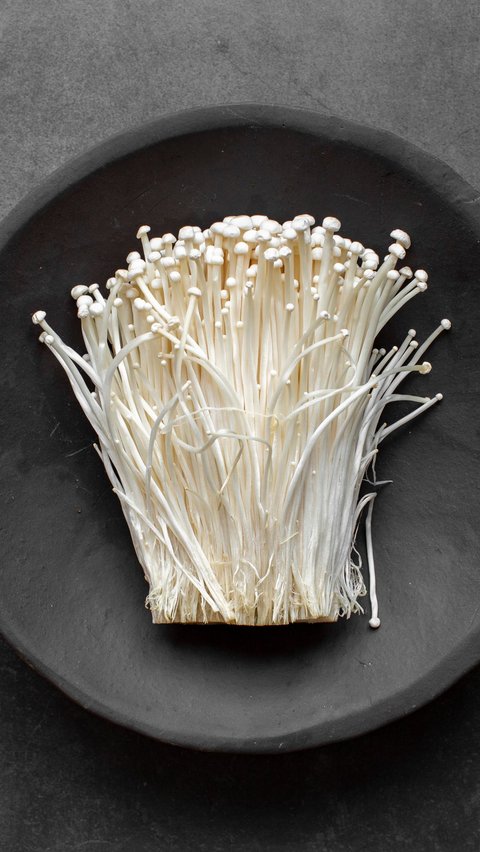 2 Variants of Enoki Mushroom Soup, Warm and Savory for the Rainy Season