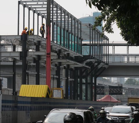 FOTO: Revitalisasi 45 Halte TransJakarta Telan Anggaran Rp600 Miliar