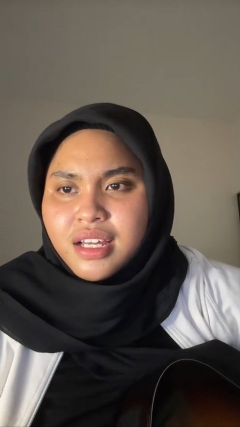 Sejak terkenal Nabila punya banyak penggemar. Sampai hari ini ia tercatat memiliki pengikut hingga 200 ribu lebih dengan konten bernyanyi sebanyak 171 video di Tik Tok.