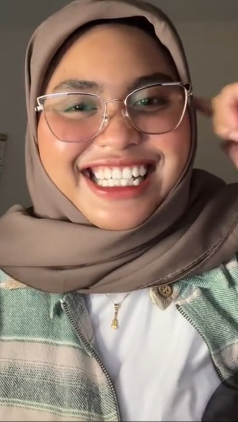 Tak hanya pandai bernyanyi, Nabila juga cukup mahir bermain gitar. Ia biasanya unjuk kebolehan di Tik Tok dengan bernyanyi sambil bermain gitar.