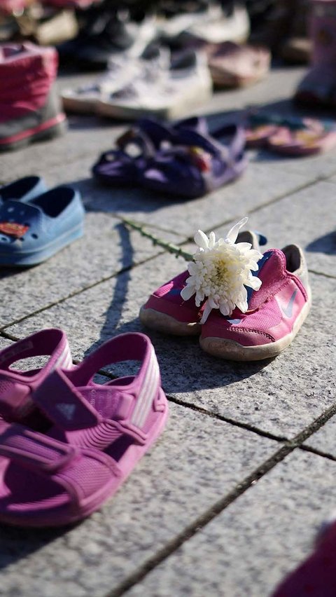 FOTO: Pajang Ribuan Sepatu, Warga Seoul Desak Genosida di Jalur Gaza Dihentikan