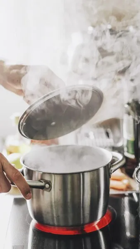 10 Makanan yang Sebaiknya Tidak Dipanaskan Ulang dan Bahaya yang Mengikuti