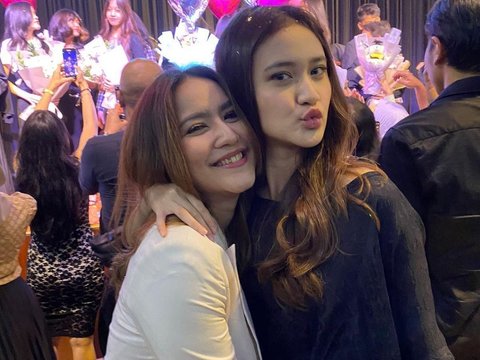 Portrait of Risma Nilawati who is still content being single for 14 years, candidly reveals her reasons