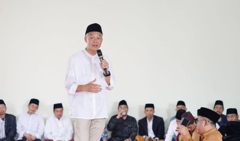 Ganjar bercerita saat dirinya masih menjadi gubernur Jawa Tengah, telah membuat peraturan daerah (Perda) tentang pesantren. Ganjar mengajak sejumlah kepala daerah juga untuk membuat perda tentang pesantren.<br>