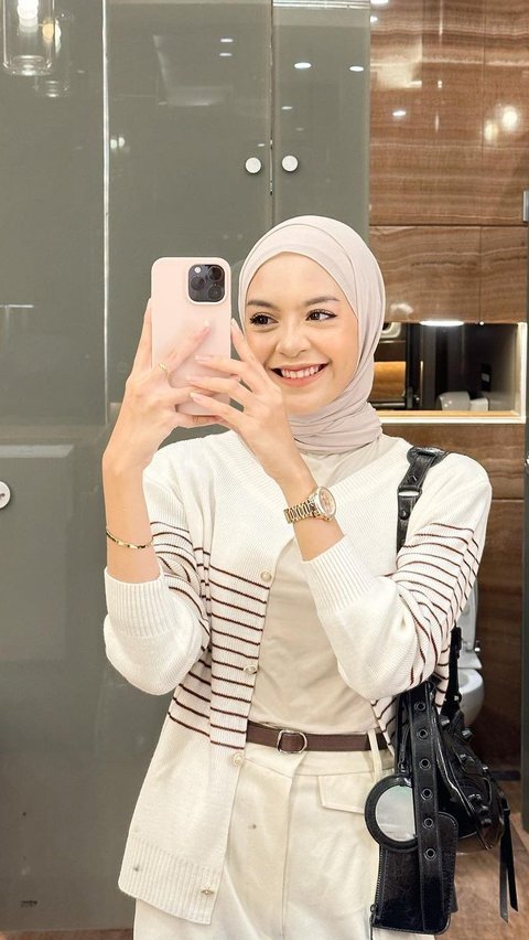 Playing with Striped Motifs Makes the Hijaber Look More Exciting