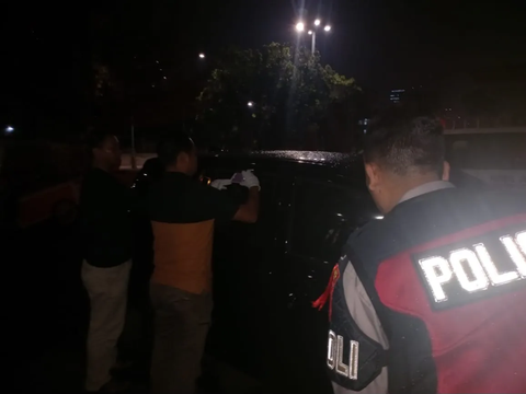 Pria Ditemukan Tewas Membusuk dalam Mobil di SPBG Mampang Jaksel