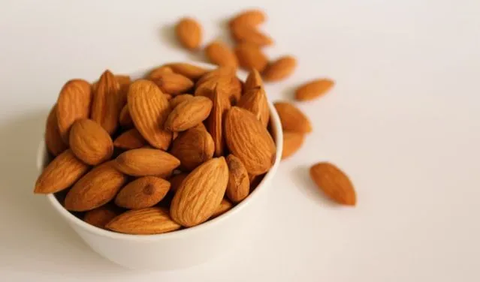 3. Kacang Almonds Asap