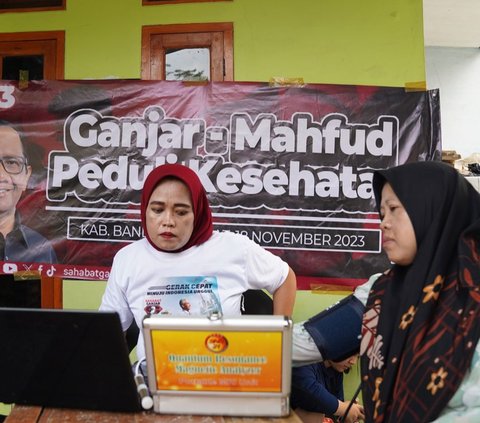 Gelar Cek Kesehatan Gratis, Relawan Gelorakan Semangat Ganjar-Mahfud 2024 di Jabar