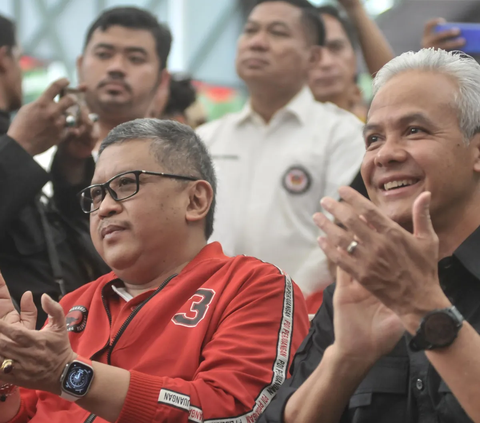 Ada Baliho Ganjar-Mahfud Dipasang Tanpa Foto Jokowi, Hasto: Rakyat Bisa Menyuarakan Sikapnya