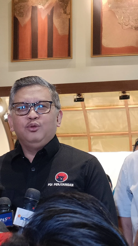 Rocky Gerung Ditersangkakan PDIP, Hasto: Sudah Musyawarah dan Berjabat Tangan<br>