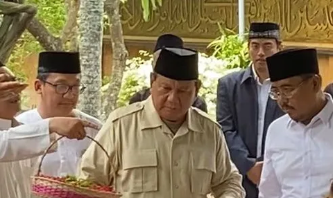 Prabowo Cerita Kedekatannya dengan Gus Dur: Saya Ini Jenderal yang Tukang Pijitnya