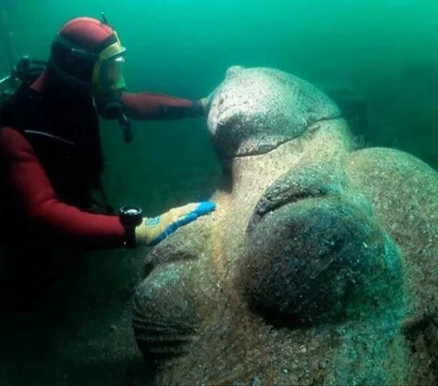 Viral Discovery of Ancient Egyptian Port City that Sank 1300 Years Ago, Full of Treasures!