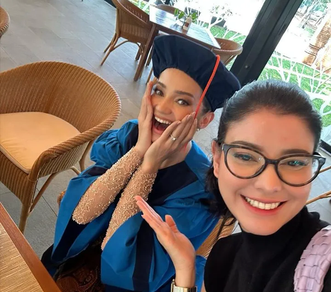 Momen Dosen Tak Kenali Enzy Storia di Acara Wisuda Bikin Riuh 'Ini Artis Apa ya?'