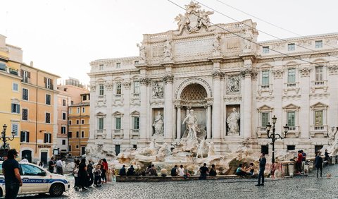 3. Trevi Fountain, Rome, Italy