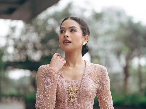 Jadi Bridesmaid, Intip Potret Cantik Maudy Ayunda Tampil dalam Balutan Busana Kebaya