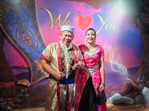 Pose Menawan AKBP Netty Siagian Bareng Suami, Kompak Pakai Outfit Ala Aladin dan Jasmine