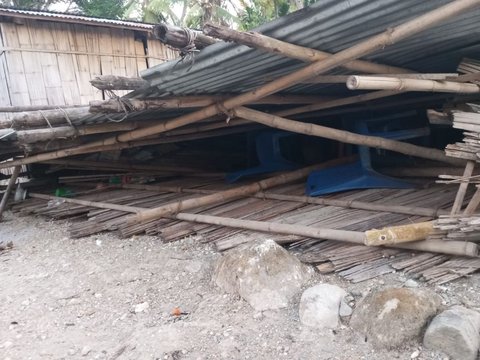 Dampak Gempa Kupang, Rumah Warga Roboh Rata dengan Tanah
