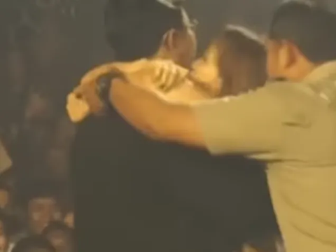 Kissed and Hugged by Fans on Stage, Denny Caknan's Expression Highlighted
