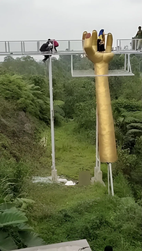 Renggut Korban Jiwa, Jembatan Kaca Geong Banyumas Dibangun Tanpa Uji Kelayakan