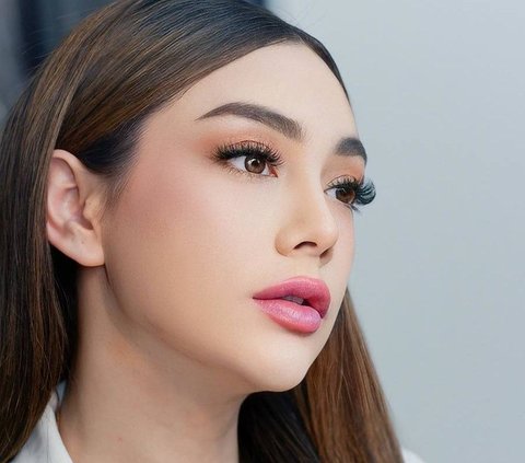 Potret Terbaru Celine Evangelista yang Makin Stunning, Bibirnya Disebut Kian Seksi
