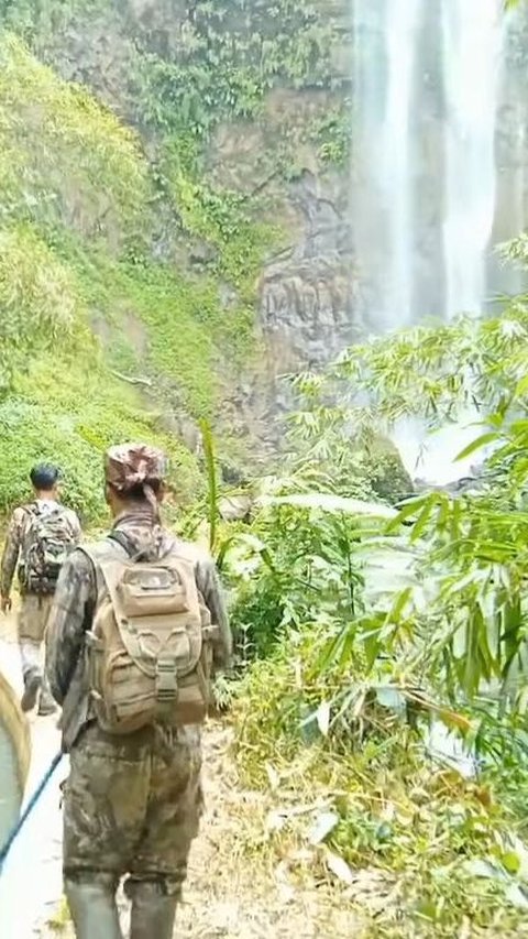 Mengintip Keunikan Curug Cijengkol, Air Terjun yang “Punya Anak” di Cianjur