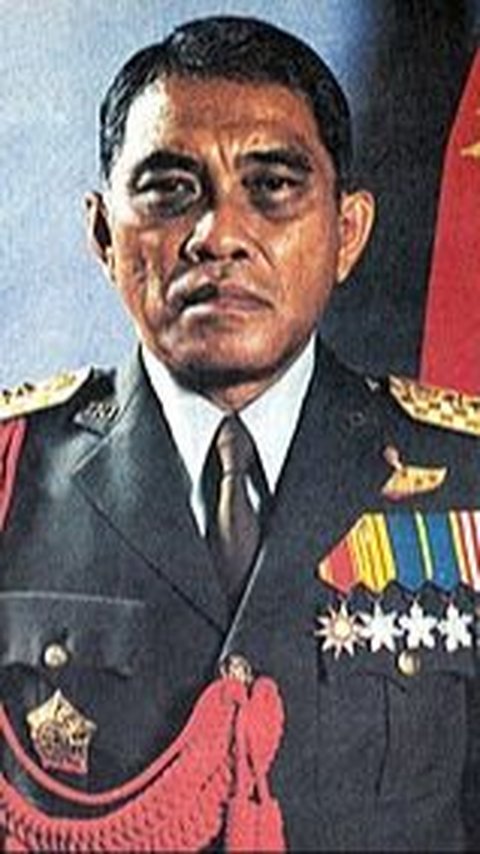 Pada bulan Maret 1983, Moerdani mencapai puncak karier militernya ketika Soeharto menunjuknya sebagai Panglima ABRI dan mempromosikan dirinya menjadi Jenderal. <br>