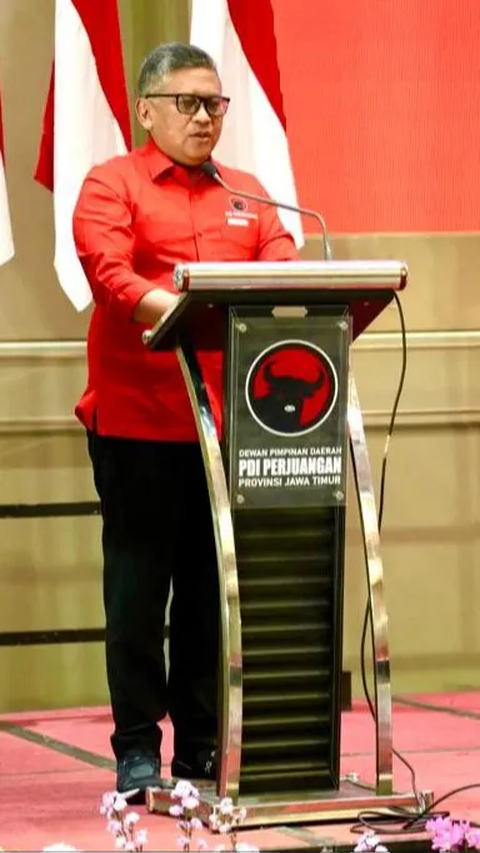 Elite PDIP Baliho Ganjar Dicopot Saat Jokowi Datang 