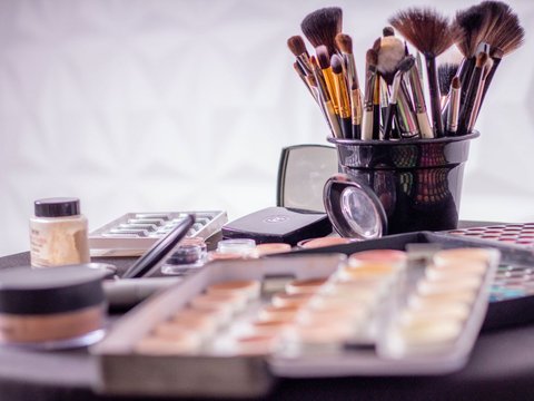 List Makeup Starter Pack! Wajib Punya untuk Pemula
