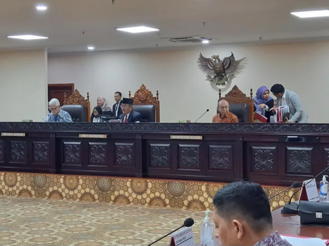 VIDEO: Ketua MKMK Jimly Tegas Bisa Pecat Hakim MK Anwar Usman Dkk Jika Terbukti Langgar Etik