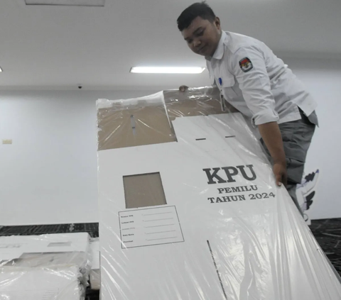 FOTO: Ribuan Logistik Kotak Suara KPU di Kota Administrasi Jakarta Pusat Siap Didistribusikan ke TPS