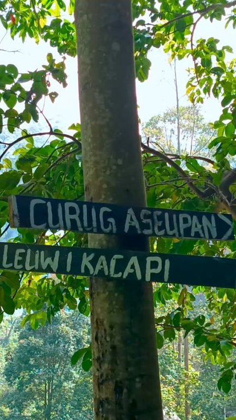 Menikmati Keindahan Curug Aseupan di Lembang, Serasa di Taman Batu