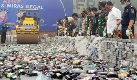 Sehingga, kata Encep, ke depan peredaran rokok ilegal akan semakin ditekan. Bea Cukai juga selalu memberikan penyuluhan kepada pemilik toko.<br>